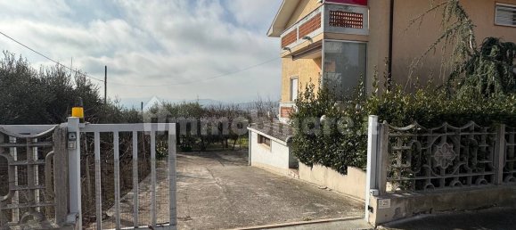 Casa de 4 dormitorios en Ancarano, Italy No. 174554 95