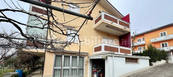 Casa de 4 dormitorios en Ancarano, Italy No. 174554 9