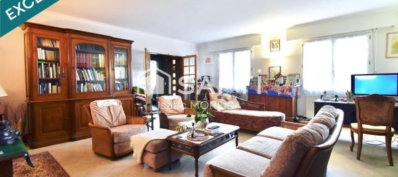 5 bedrooms House in Nogent-le-Roi, France No. 152370 2