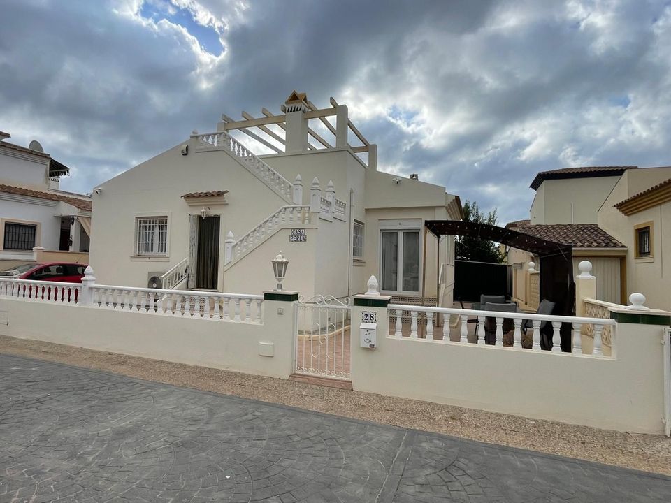 Villa de 3 dormitorios en Alicante, Spain No. 208865