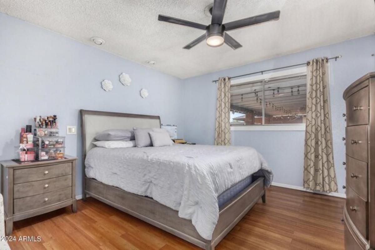 Casa de 3 dormitorios en Glendale, USA No. 211592