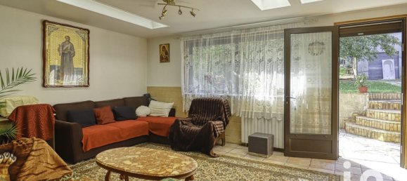 Casa de 3 dormitorios en Montmagny, France No. 296382 2