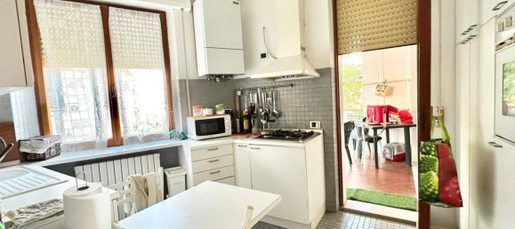 4 bedrooms Apartment in Montegranaro, Italy No. 352264 7