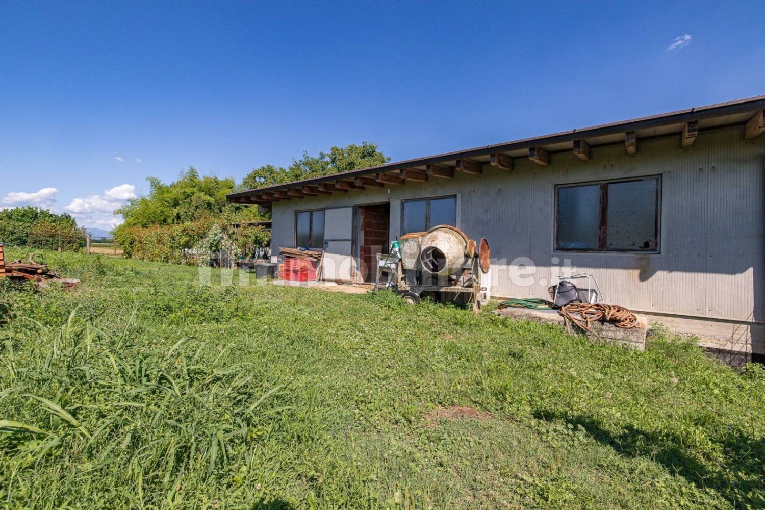 5-Zimmer Hotel in Cislago, Italy, Nr. 307840