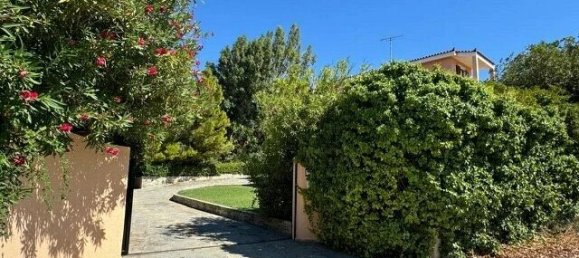 5 bedrooms Villa in Kalyvia Thorikou, Greece No. 1847 10