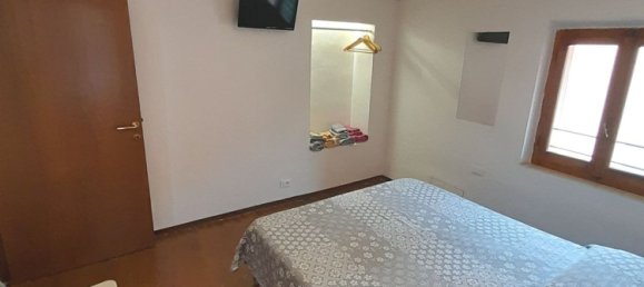 4 bedrooms Apartment in Poggibonsi, Italy No. 379653 4