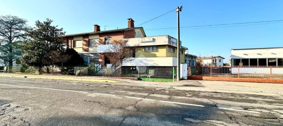 553m² Warehouse in Tortona, Italy No. 62459 32