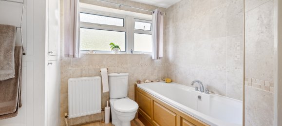 4 Schlafzimmer Haus in Redhill, United Kingdom, Nr. 1036 37