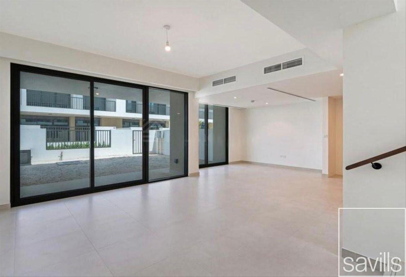 Moradia em banda T3 em Town Square, UAE N.º 112253