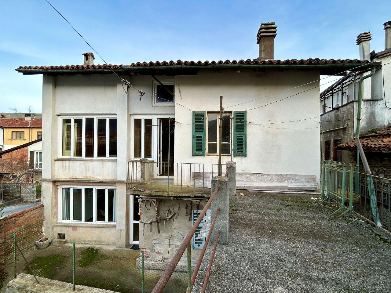 Дом с 5 комнатами в Гарессио, Италия № 4742