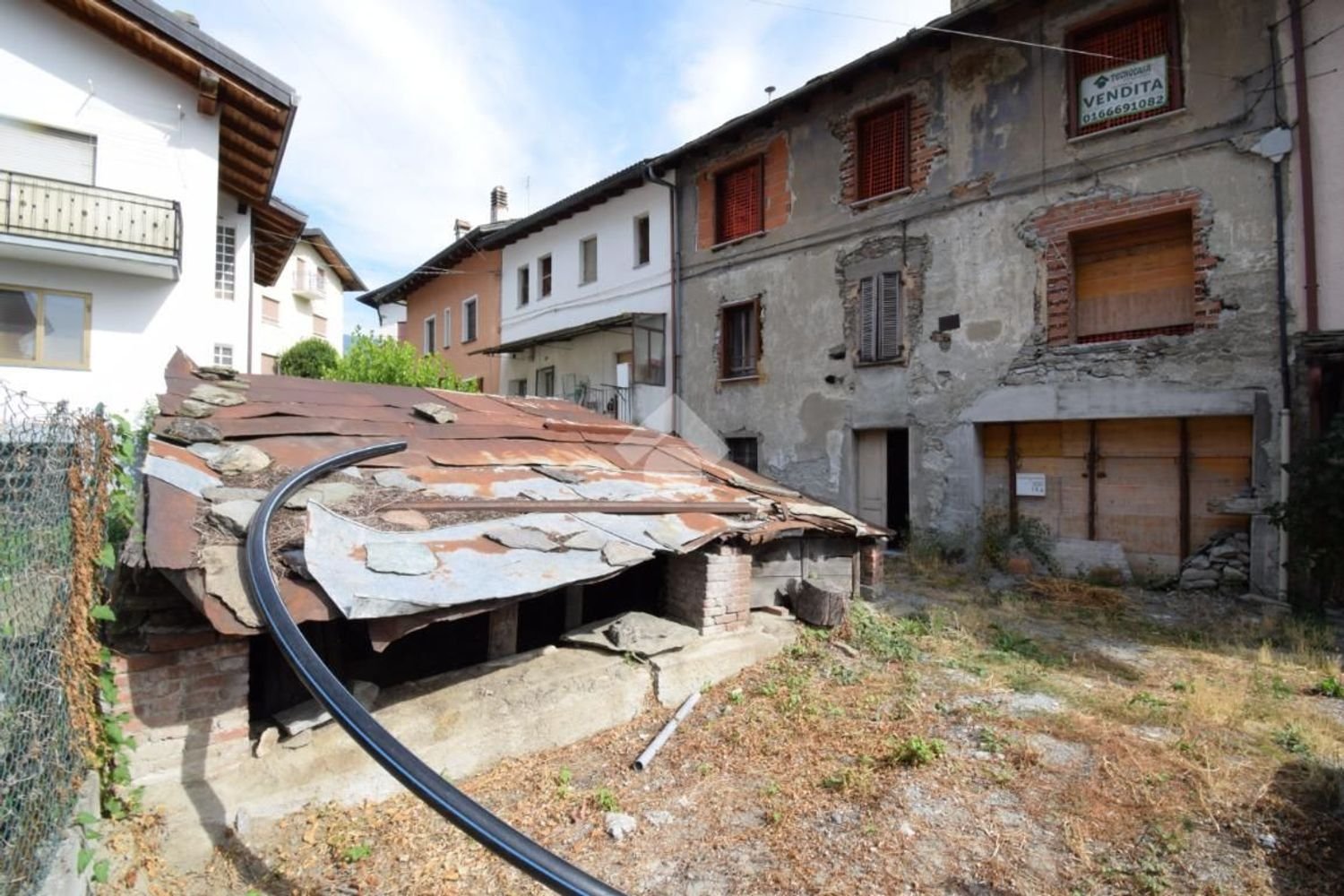 5 bedrooms House in Chatillon, Italy No. 313048