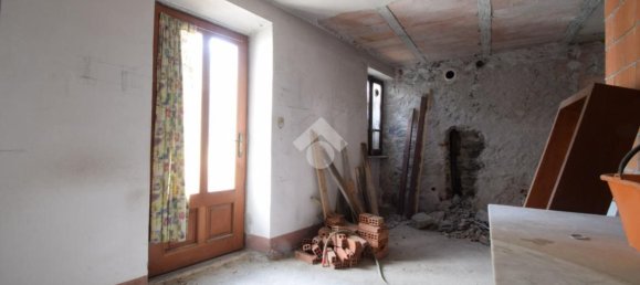 5 bedrooms House in Chatillon, Italy No. 313048 7