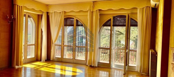 5-salle Appartement à Brescia, Italy No. 4714 2