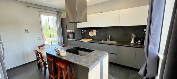 3 chambres Villa à La Morra, Italy No. 75344 8