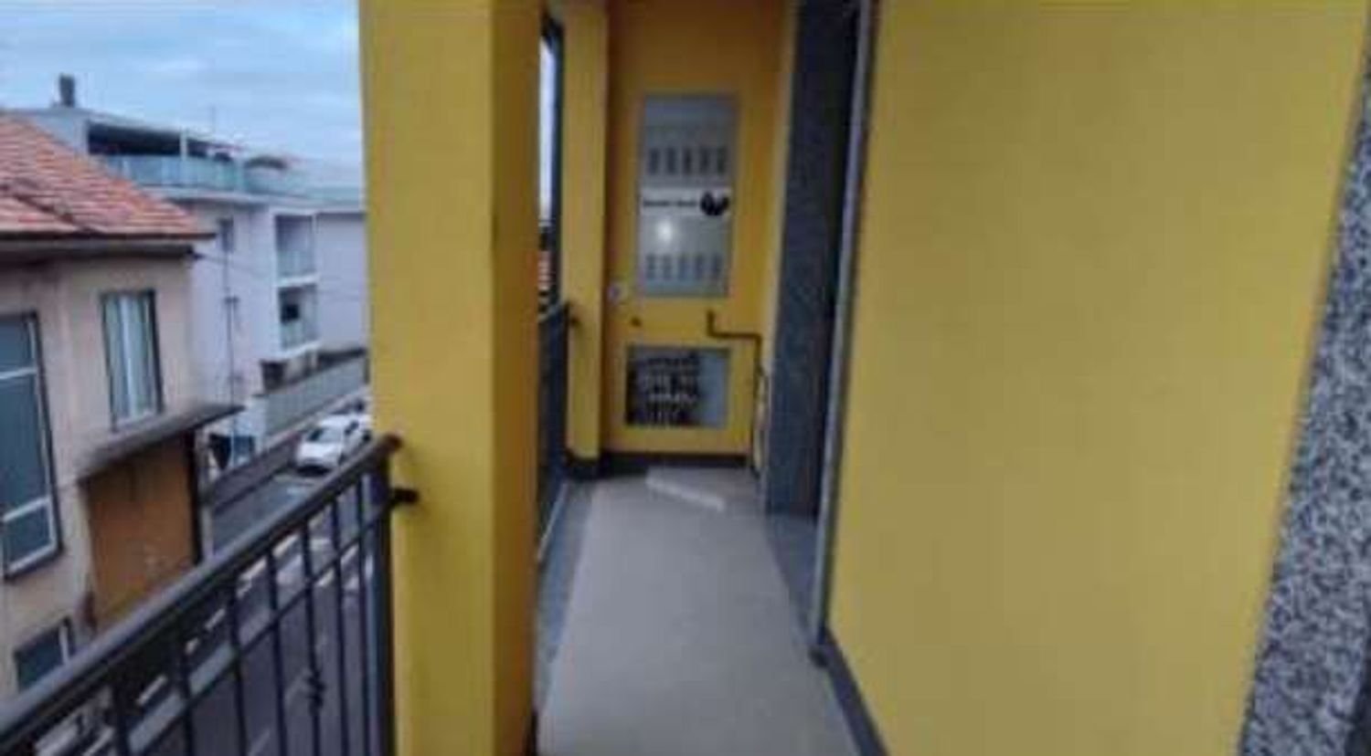 Apartamento de 6 habitaciónes en Bovisio Masciago, Italy No. 179760