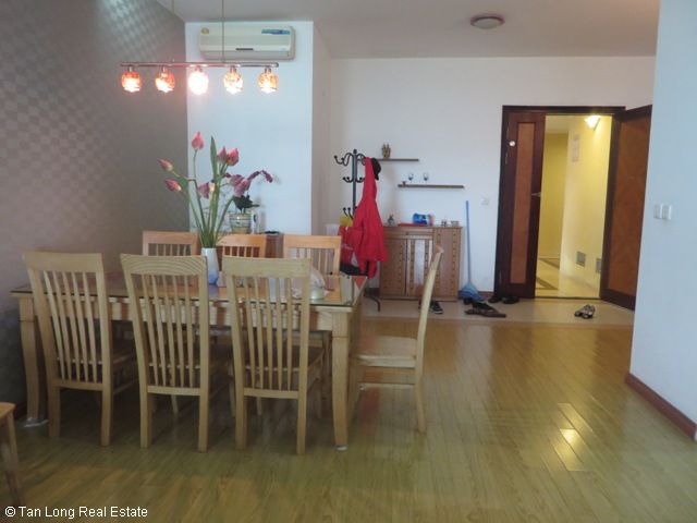 Apartamento de 3 dormitorios en Tay Ho, Vietnam No. 4233