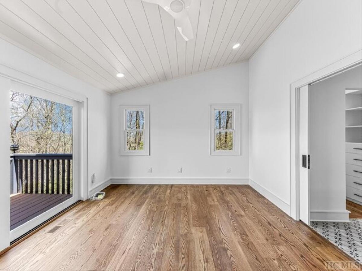 3 bedrooms House in Lake Toxaway, USA No. 396815