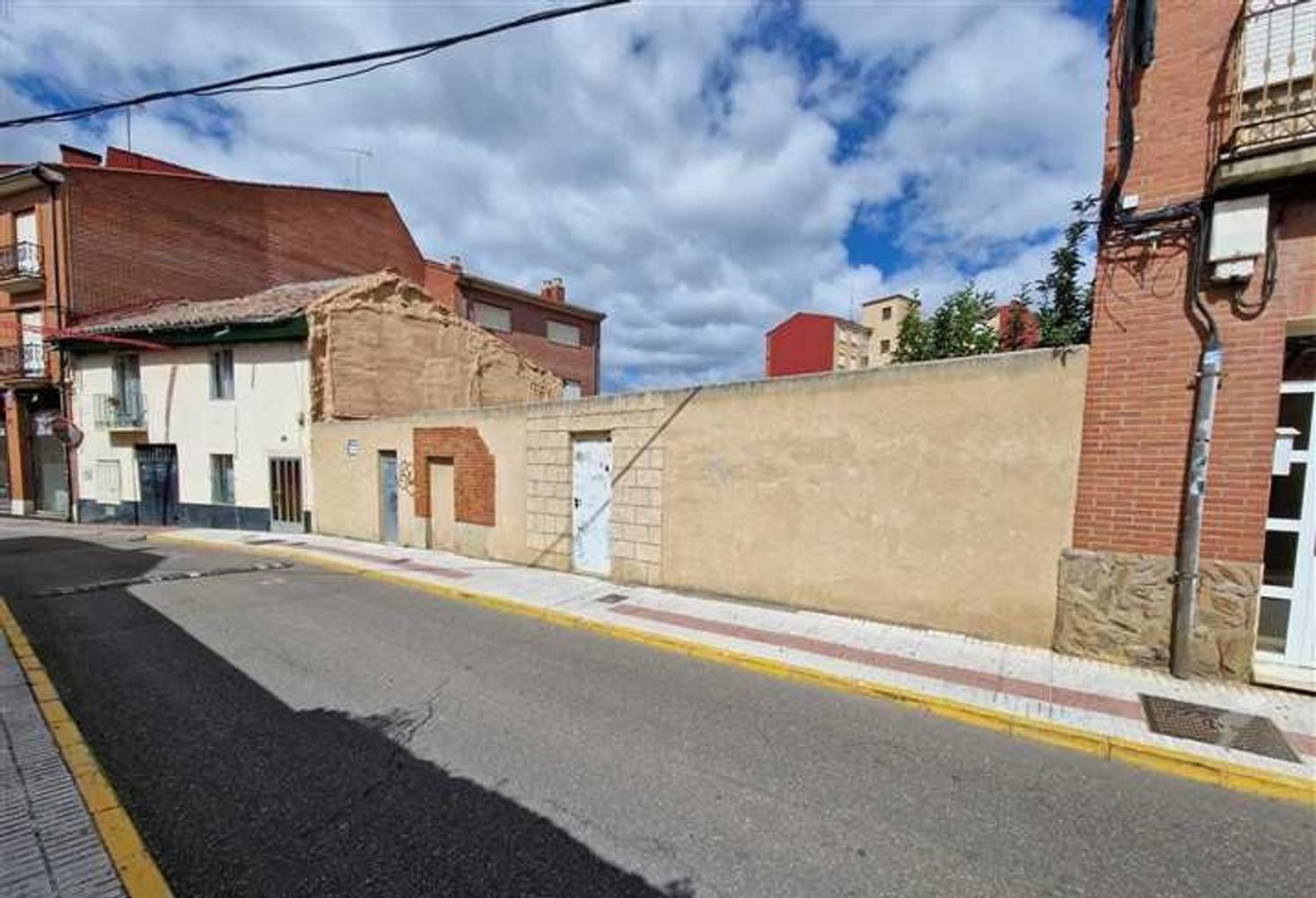 Земельный участок в Бенавенте, Испания № 234088