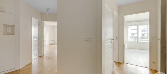 2 bedrooms Apartment in Issy-les-Moulineaux, France No. 279827 3