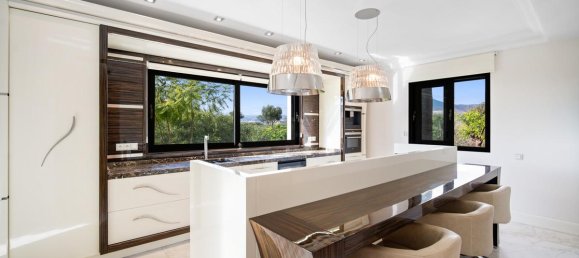 6 bedrooms Villa in Marbella, Spain No. 99448 7