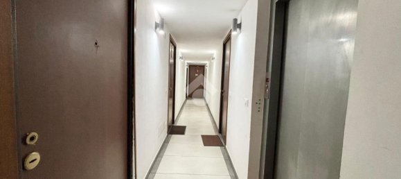 Apartamento de 3 divisões em Naples, Italy N.º 52375 3