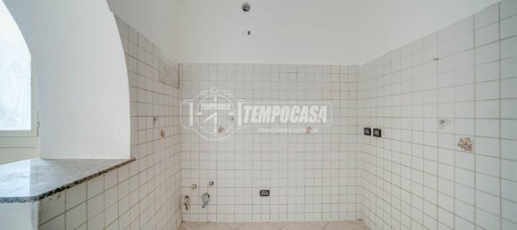 3 rooms Apartment in Cairate, Italy No. 11607 8