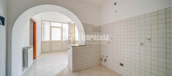 3 rooms Apartment in Cairate, Italy No. 11607 3