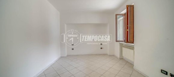 3 rooms Apartment in Cairate, Italy No. 11607 12