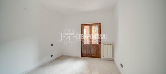 3 rooms Apartment in Cairate, Italy No. 11607 14