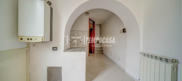 3 rooms Apartment in Cairate, Italy No. 11607 4
