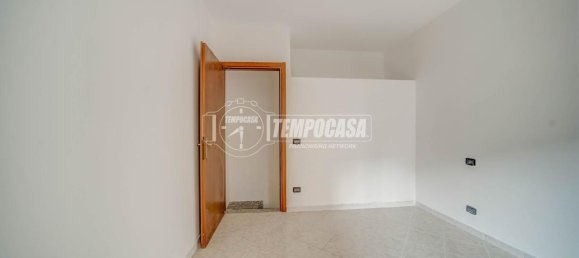 3 rooms Apartment in Cairate, Italy No. 11607 18