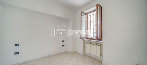 3 rooms Apartment in Cairate, Italy No. 11607 10