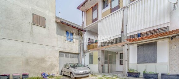 3 rooms Apartment in Cairate, Italy No. 11607 23