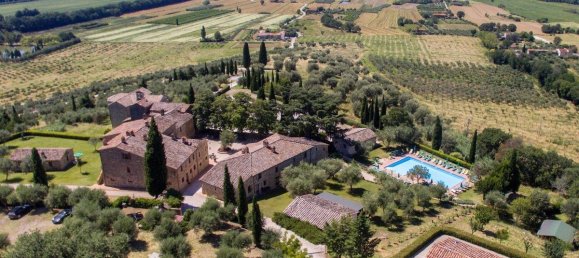 31 bedroom Villa in Tuoro sul Trasimeno, Italy No. 309832 3