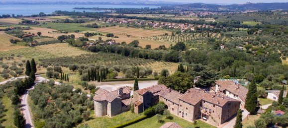31 bedroom Villa in Tuoro sul Trasimeno, Italy No. 309832 9