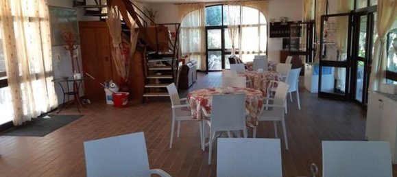 14-salle Villa à Vittoria, Italy No. 194278 2