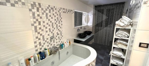 3 rooms Villa in Rome, Italy No. 19667 22