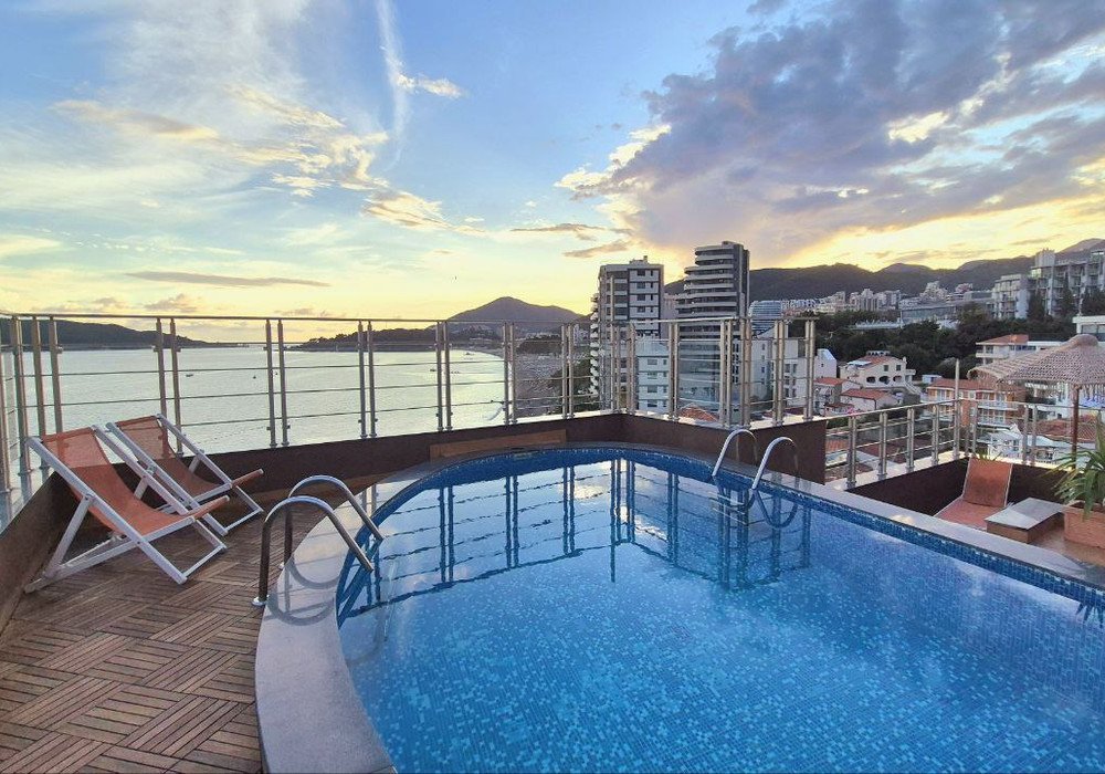 3 bedrooms Apartment in Budva, Montenegro No. 1724