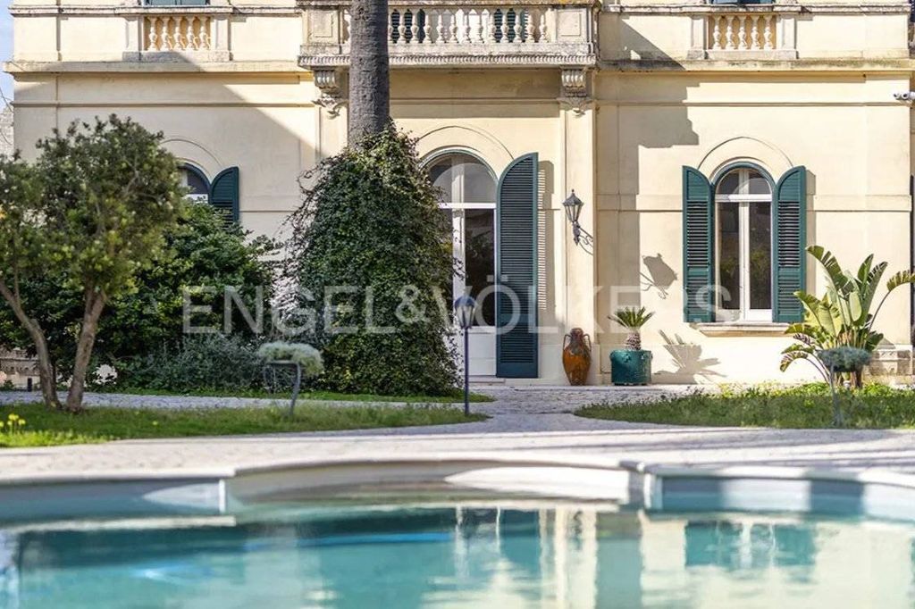 7 bedrooms Villa in Alessano, Italy No. 130004