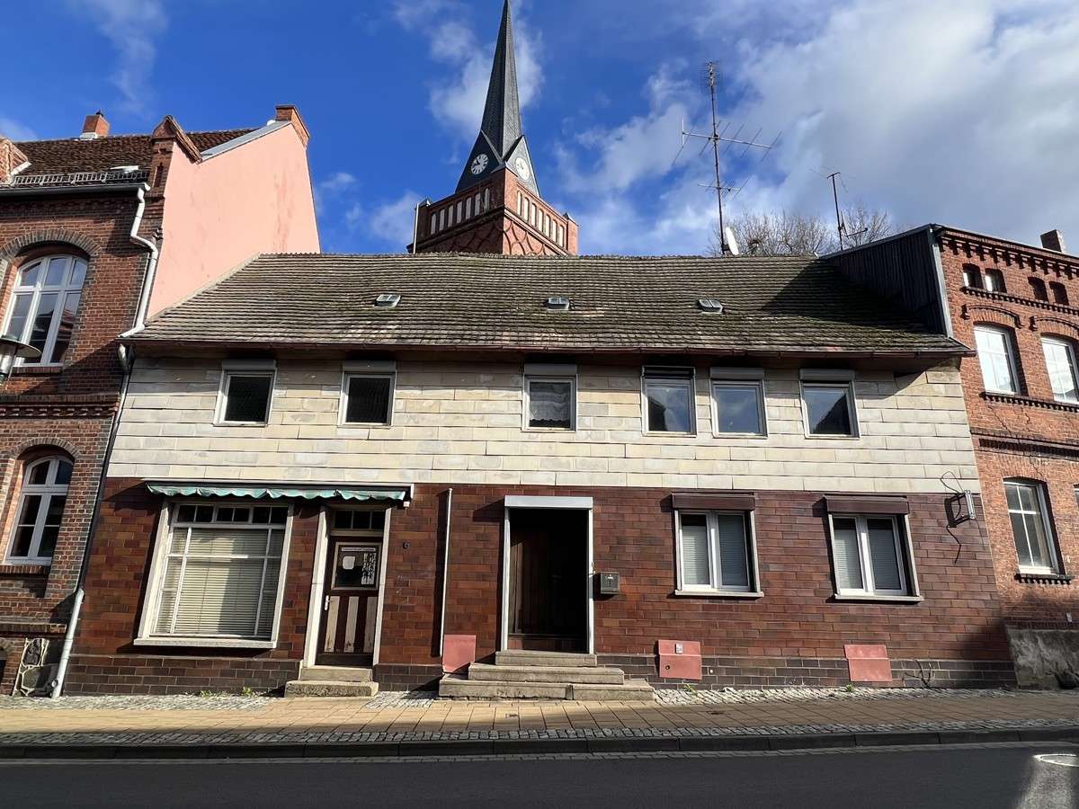 7 rooms Building in Prignitz, Germany No. 20593