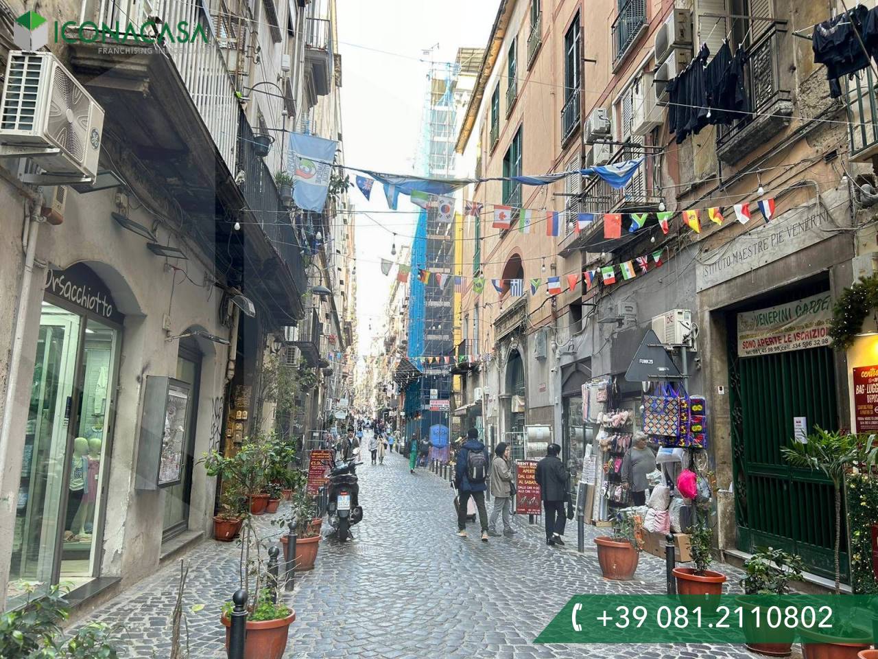 1 room Building in Naples, Italy No. 34510