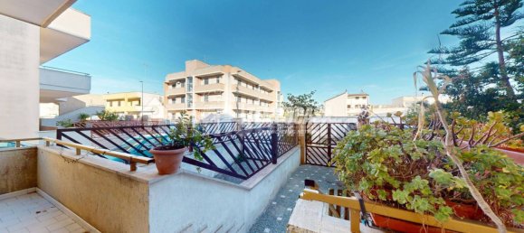 Квартира с 3 спальнями в Lizzanello, Италия № 197240 13