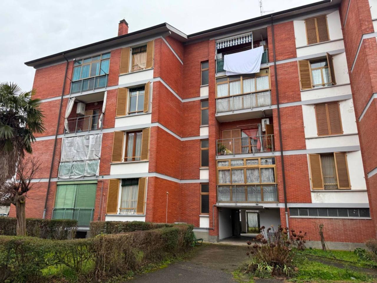 5 rooms Apartment in Moncalieri, Italy No. 140469