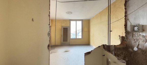 5 rooms Apartment in Moncalieri, Italy No. 140469 7