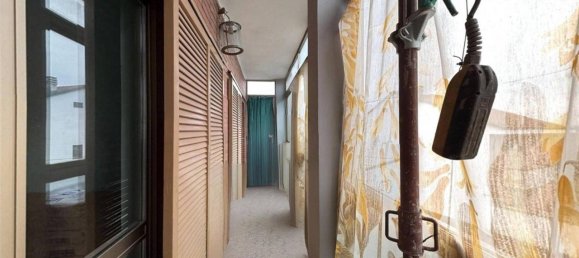 5 rooms Apartment in Moncalieri, Italy No. 140469 3