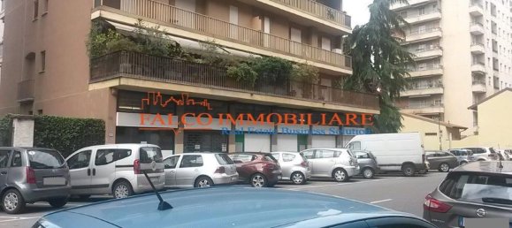 270m² Commercial property in Sesto San Giovanni, Italy No. 379235 3