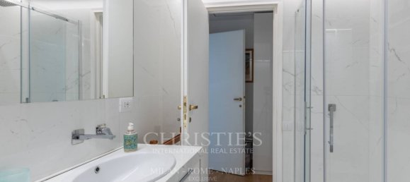 4 bedrooms Apartment in Rome, Italy No. 337123 19