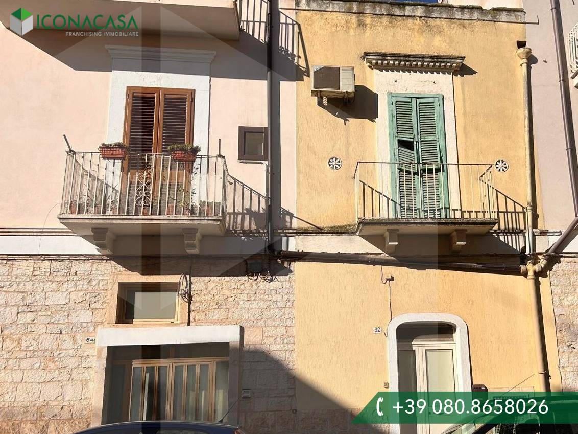 Casa de 4 habitaciónes en Bitetto, Italy No. 23228