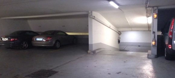  Parking in Paris, France No. 162141 3