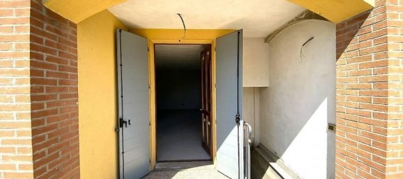 6 rooms Villa in Finale Emilia, Italy No. 37294 3